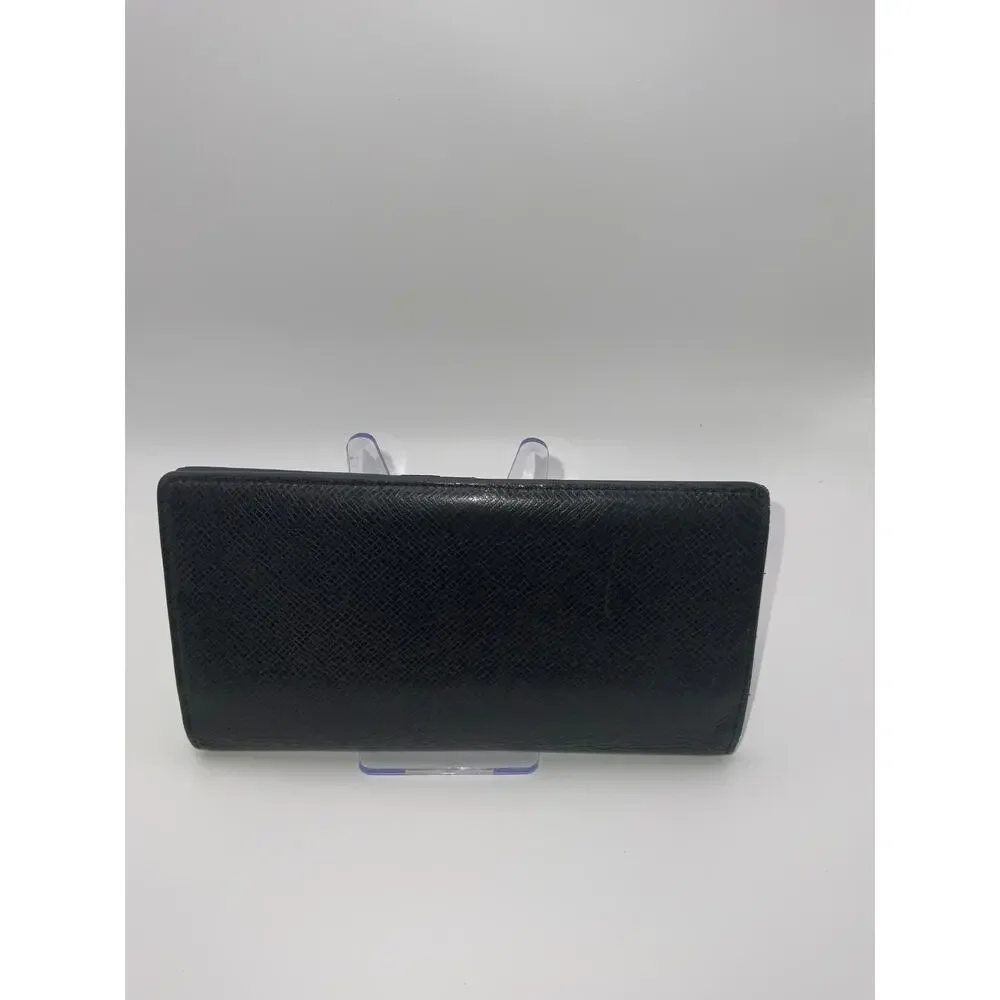 Louis Vuitton Taiga Zippy XL Wallet – Black